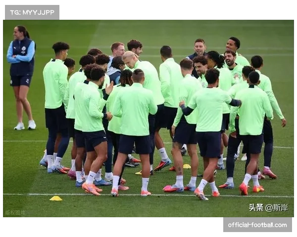 双冠王球队欧冠举步维艰 多线作战暴露阵容年龄结构问题